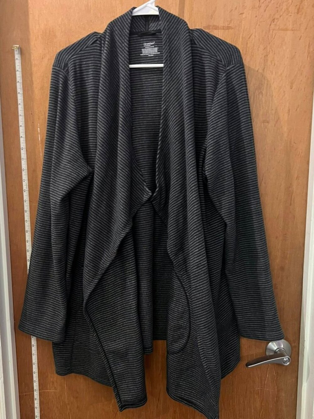 🐻Size 2X - Cuddle Right - Gray Striped Long Sleeve Waterfall Wrap